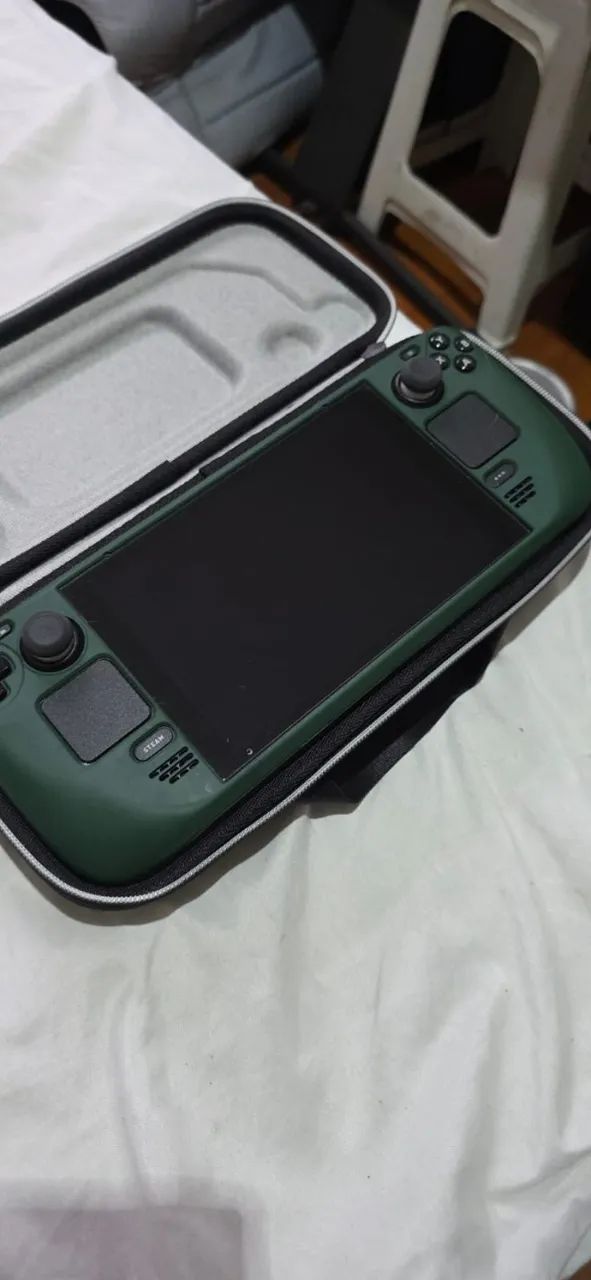 Steam Deck LCD 256gb com duas capas protetoras, perfeito estado