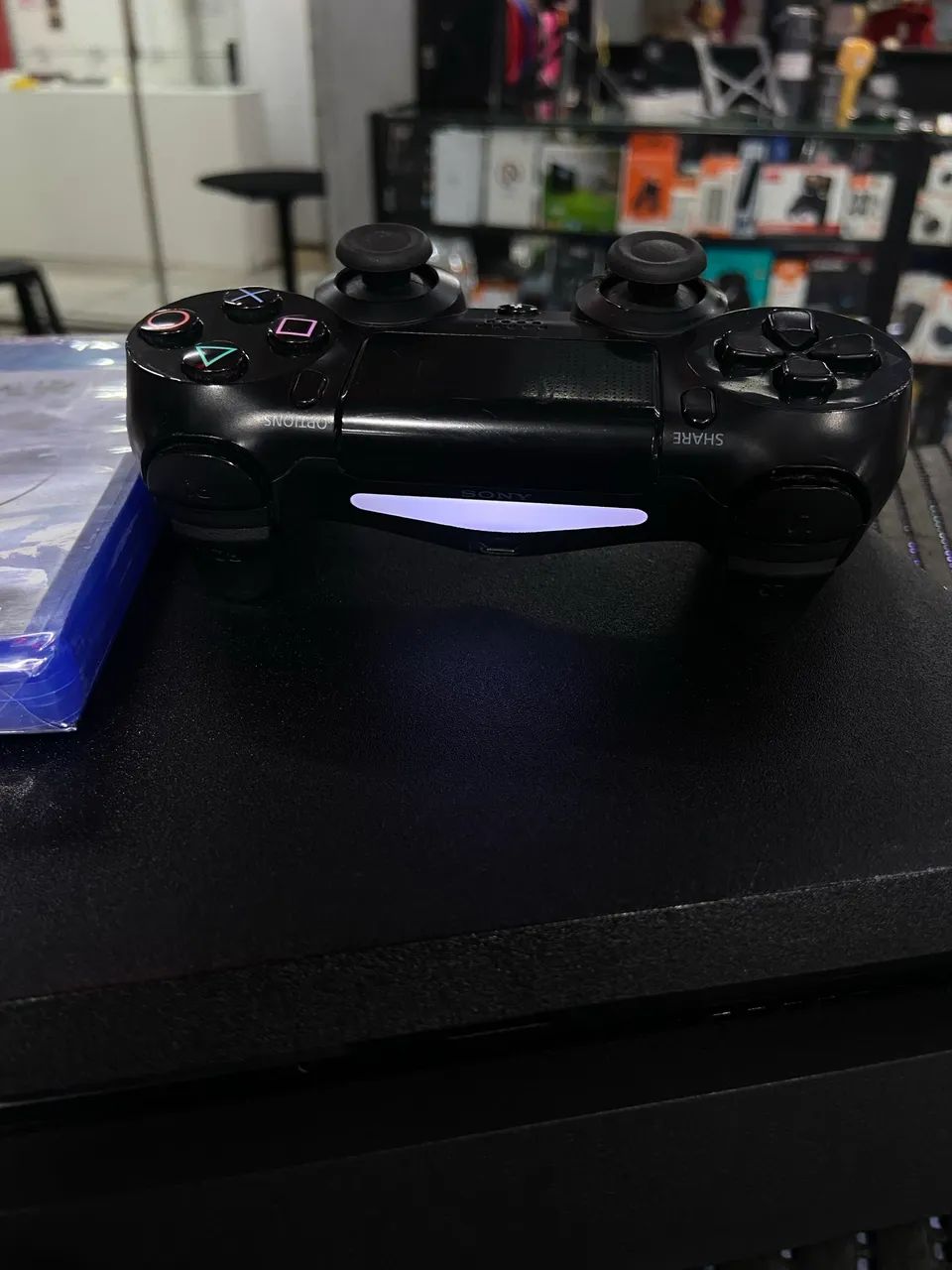 Ps4 slim HD 500 GB + God of war Ragnarok  - Foto 2