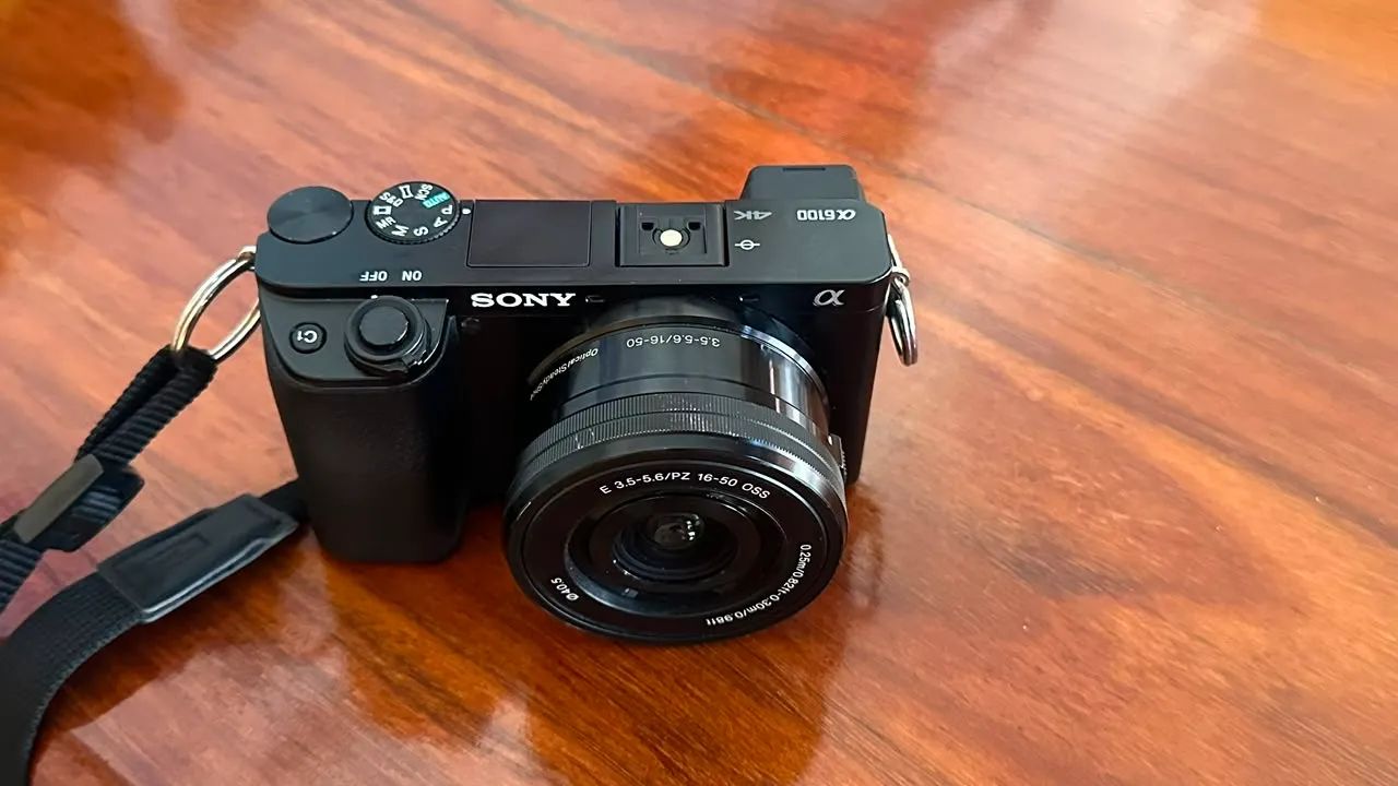 Câmera Sony A6100 - Foto 3