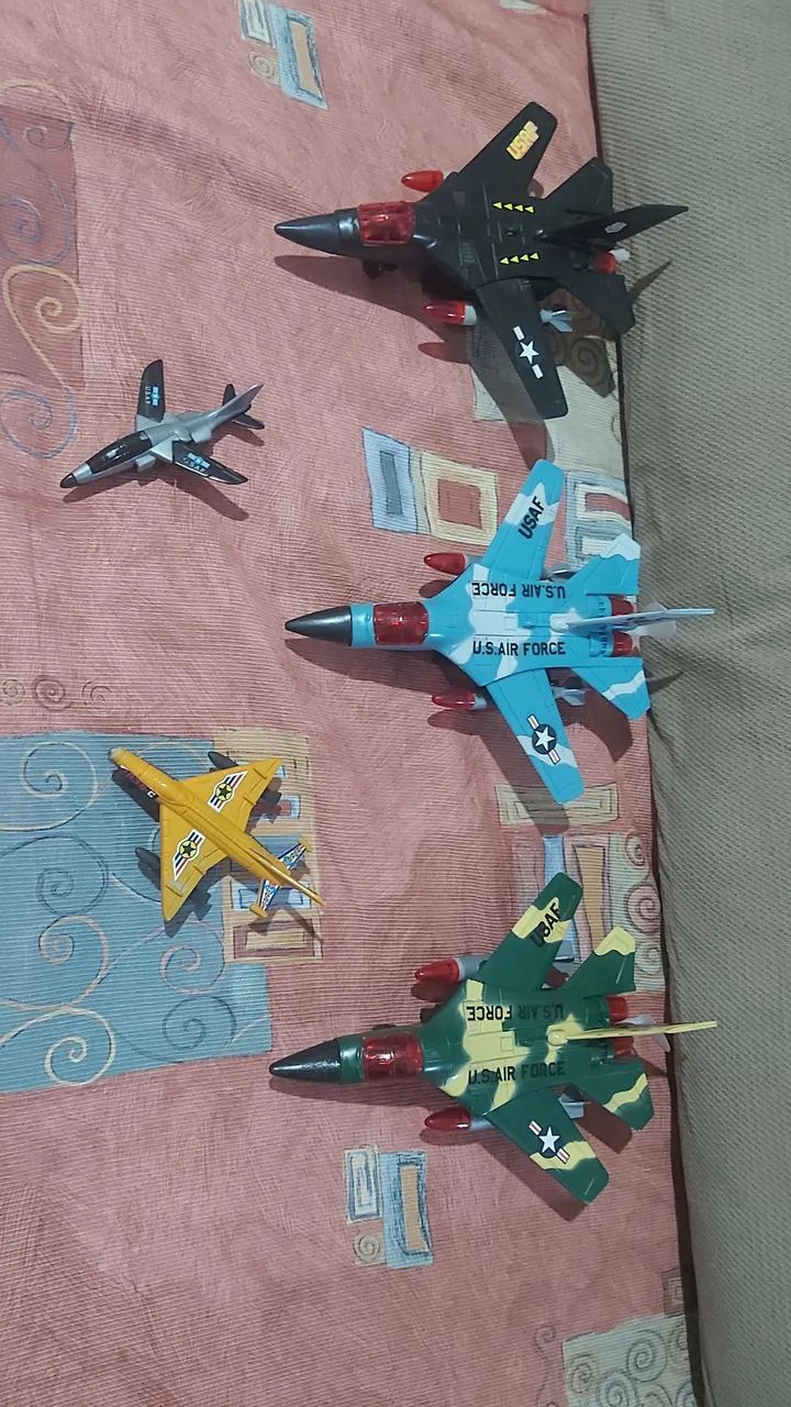 Lote 5 Aviões de Brinquedo Caça Militar  - Foto 4