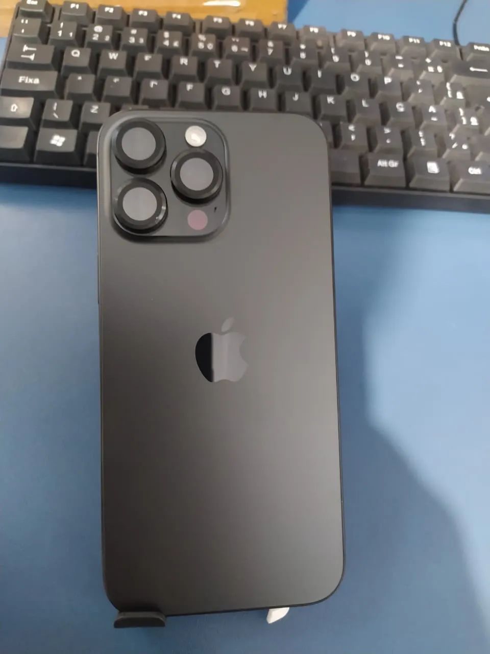 iPhone 16 Pro Max - Foto 3