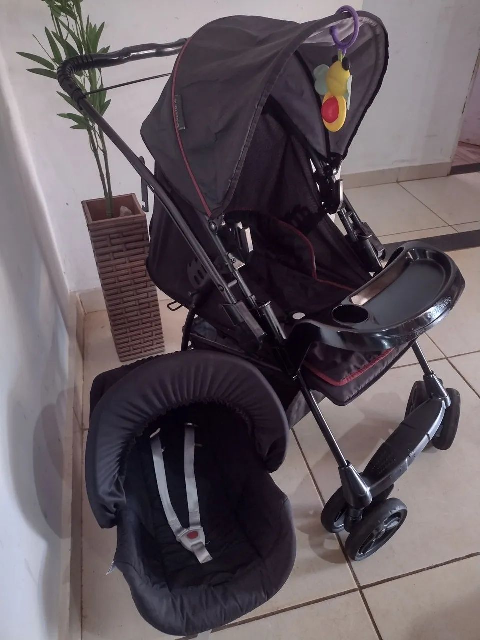 Carrinho+ bebê conforto 
