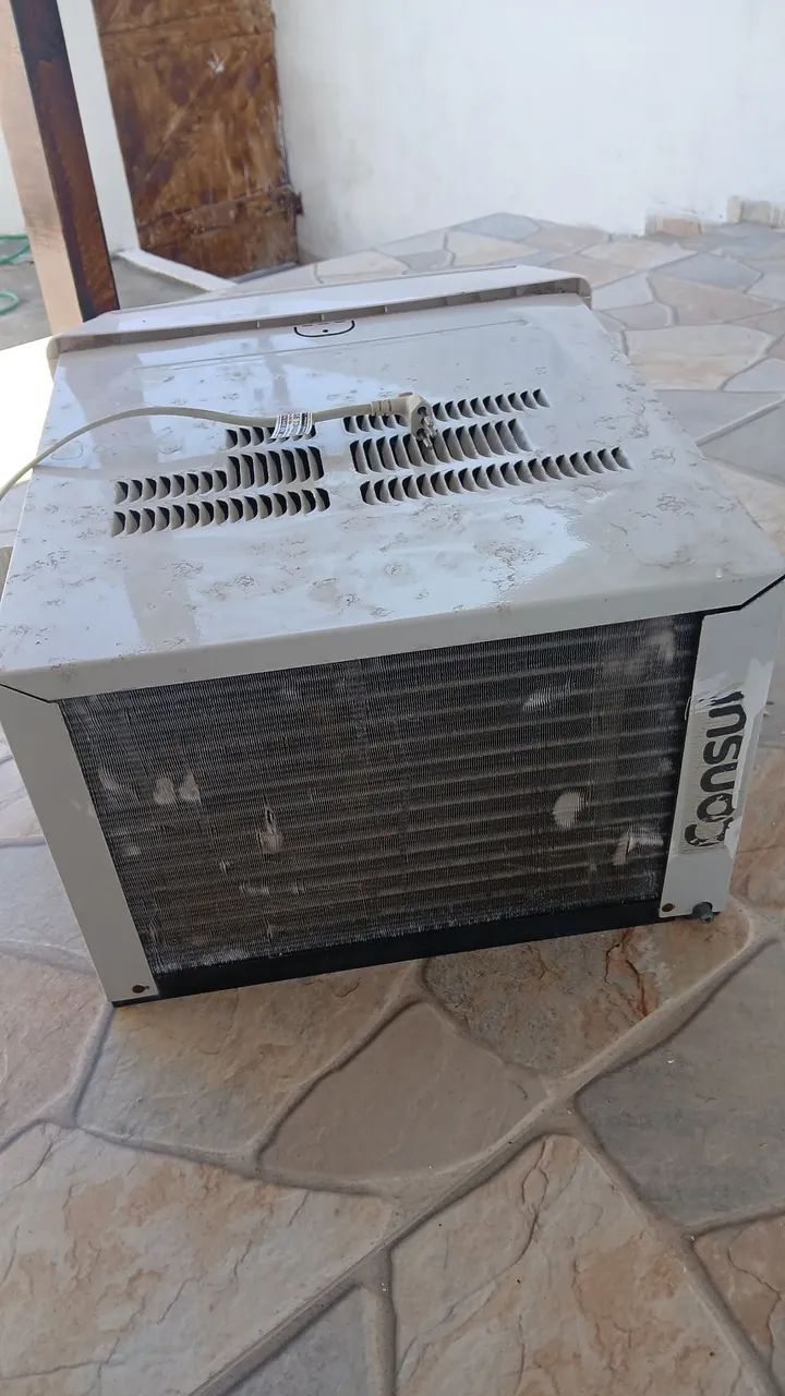 Ar condicionado de janela semi novo 7500 bts  - Foto 2