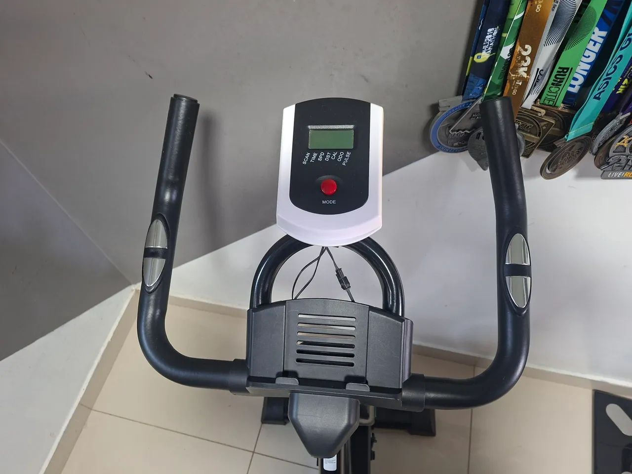 Bicicleta ergometrica 13kg - Foto 4