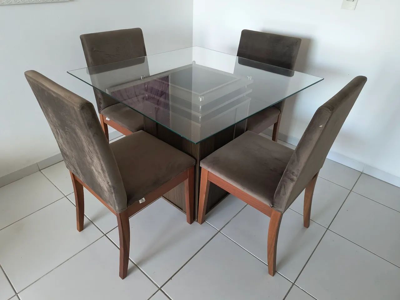 Conjunto de mesa e cadeiras - Foto 4