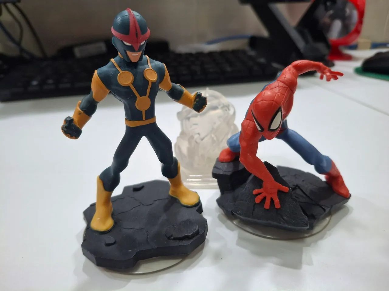 Disney Infinity  - kit Homem Aranha - Nova e Crystal