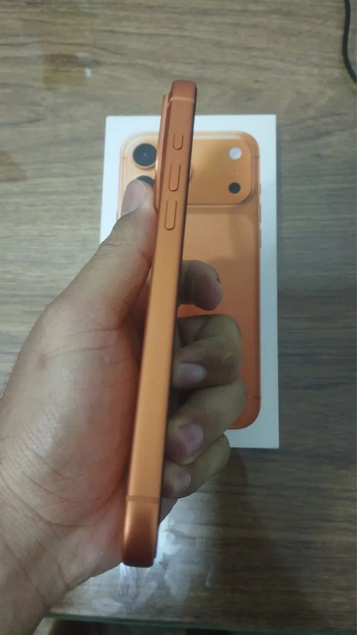 iPhone 17 pro Max 256 laranja  - Foto 2
