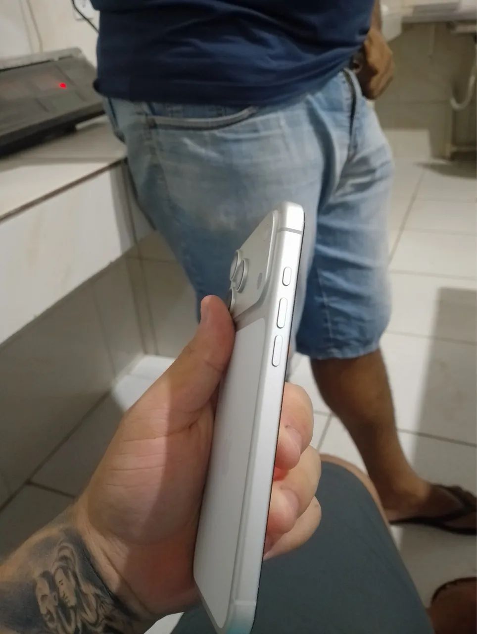 IPHONE 17 PRO MAX BRANCO  - Foto 4
