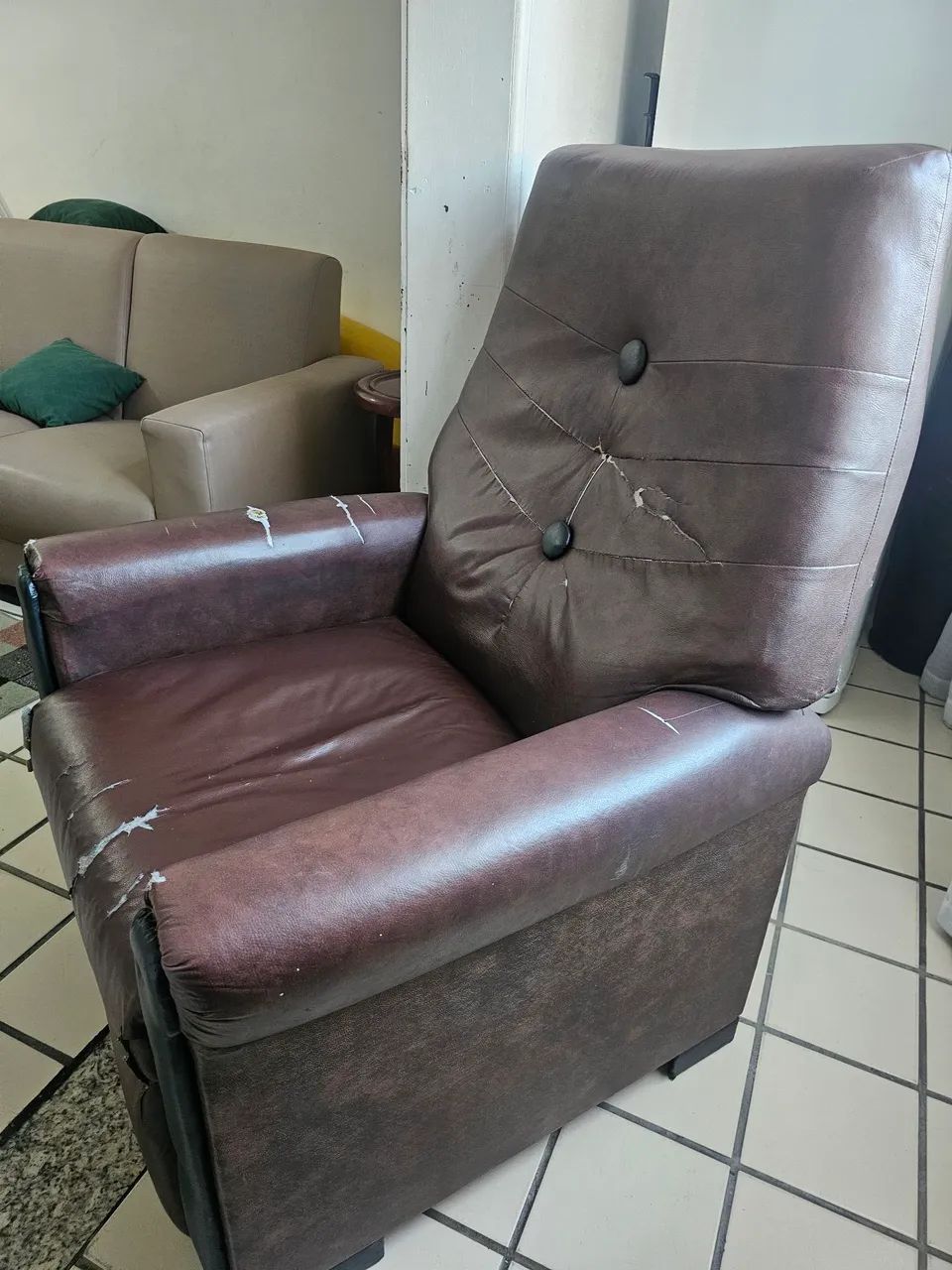 Poltrona do papai $150,00 buscar em Bairro de Fátima.