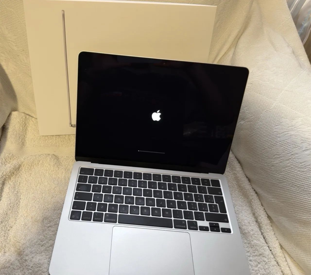 Vendo MacBook Air M4 256GB - Foto 3