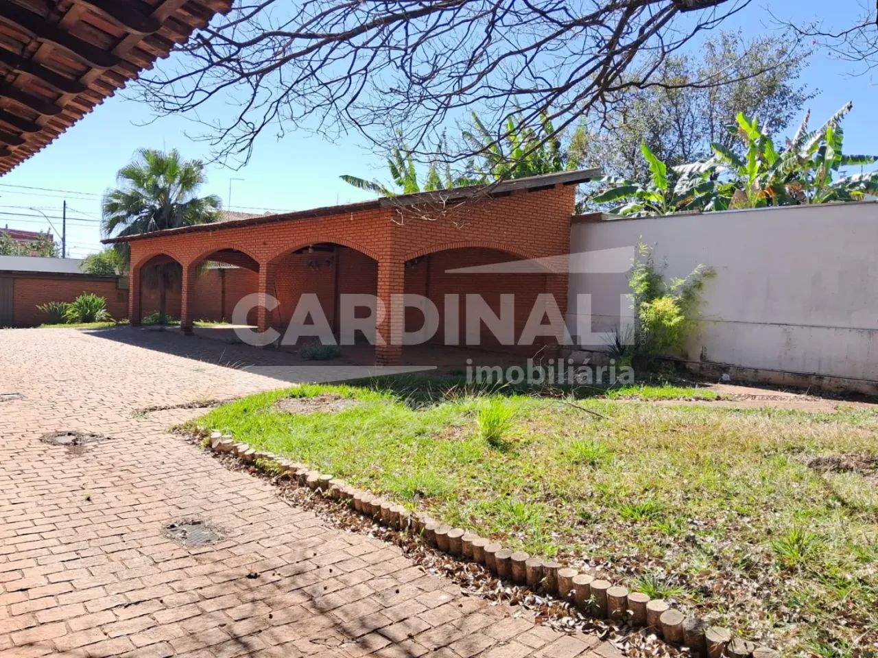 Casa ampla, várias salas e dormitórios, perfeito para clínicas e similares. - Foto 5