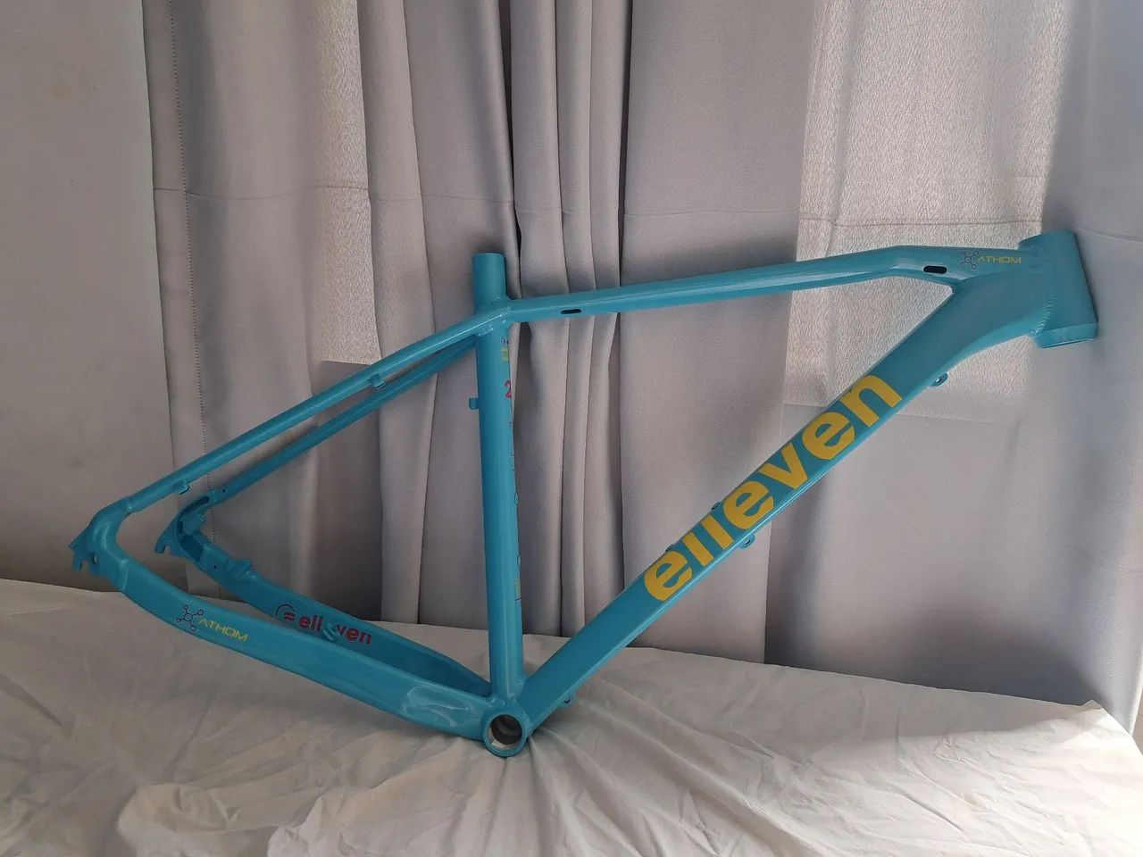 Quadro Elleven athom 29 NOVO