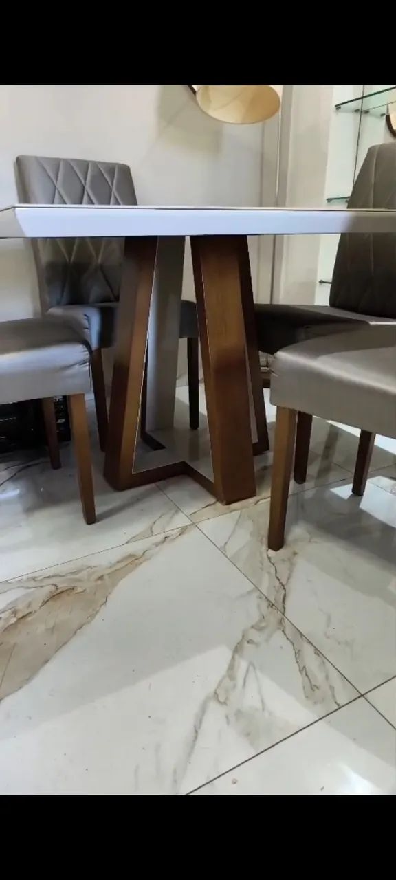 mesa de jantar quadrada com 4 cadeiras - Foto 2
