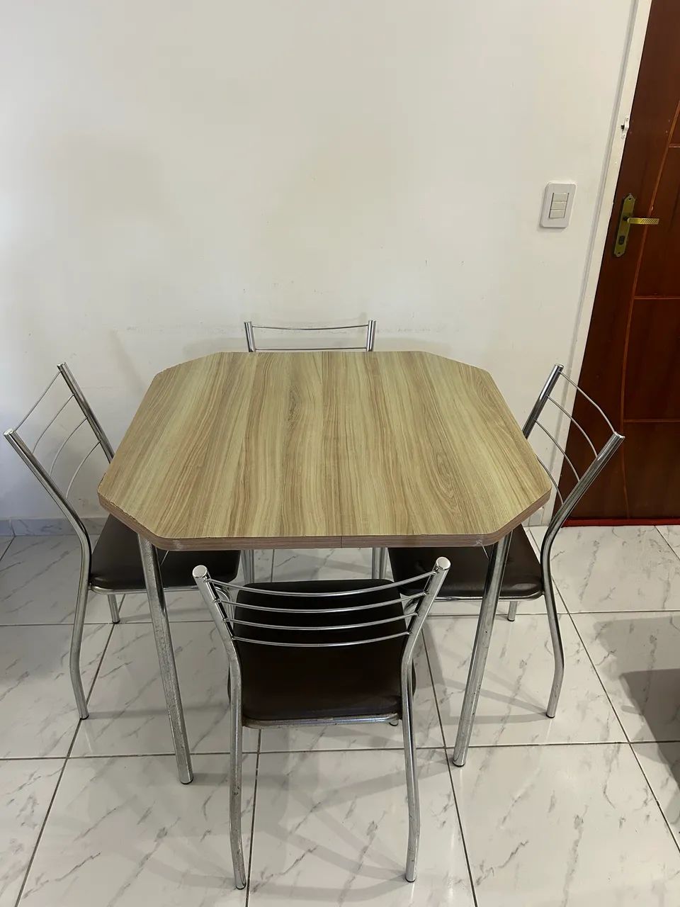 Mesa com 4 cadeiras  - Foto 4