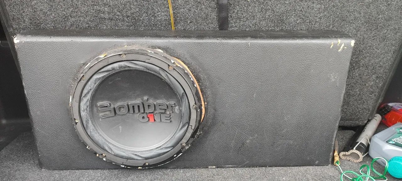 Caixa selada Slim Subwoofer Bomber 8" Polegadas 