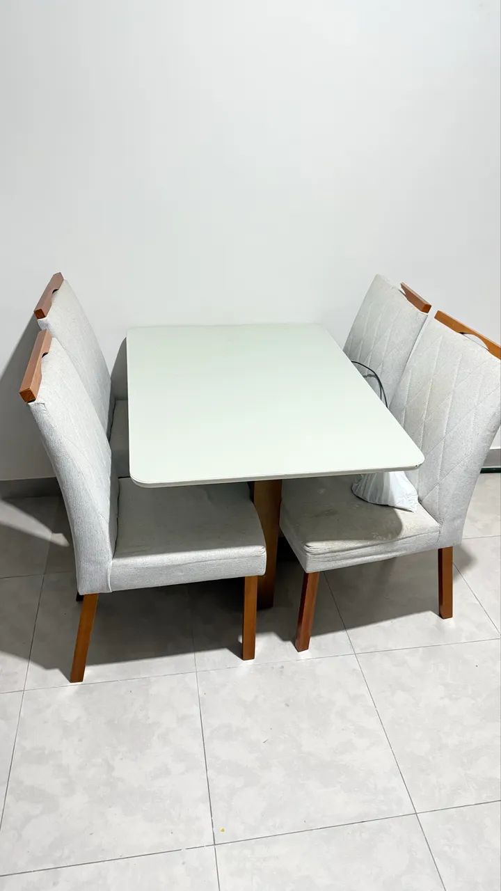 Mesa laqueada