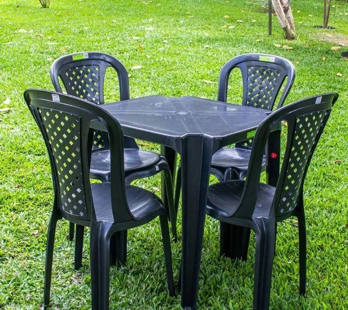 VENDO CONJUNTO DE MESA E 4 CADEIRAS  - Foto 3