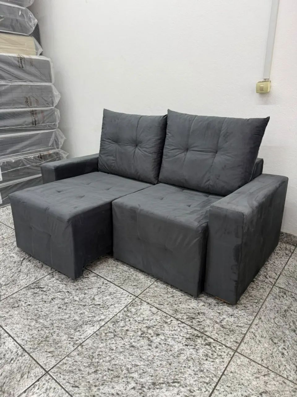 Sofá Retrátil Havaí 1,80m em Veludo - Conforto e Qualidade - Foto 4