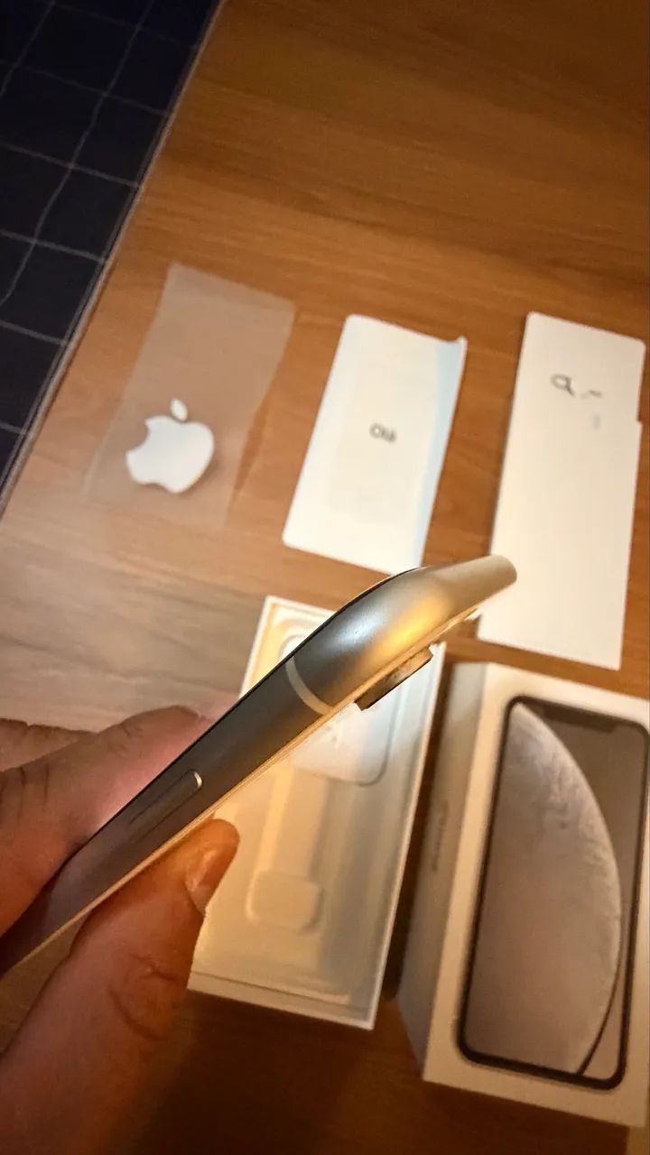 VENDO IPHONE XR 64G BRANCO - Foto 2