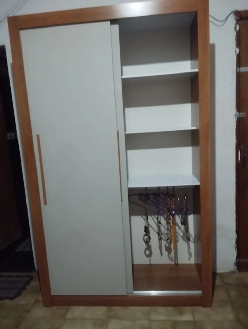 Guarda roupa 8 meses de uso com qualidade  - Foto 5