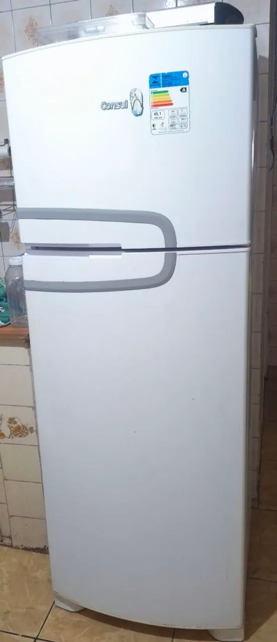Vendo Geladeira Cônsul 