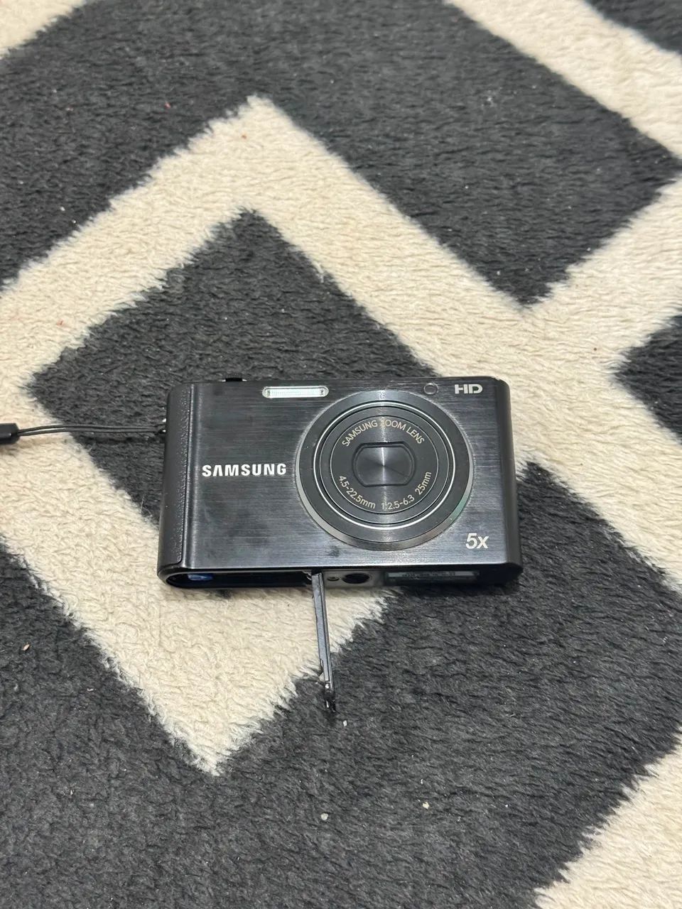 Sansung HD 16.2 megapixels 