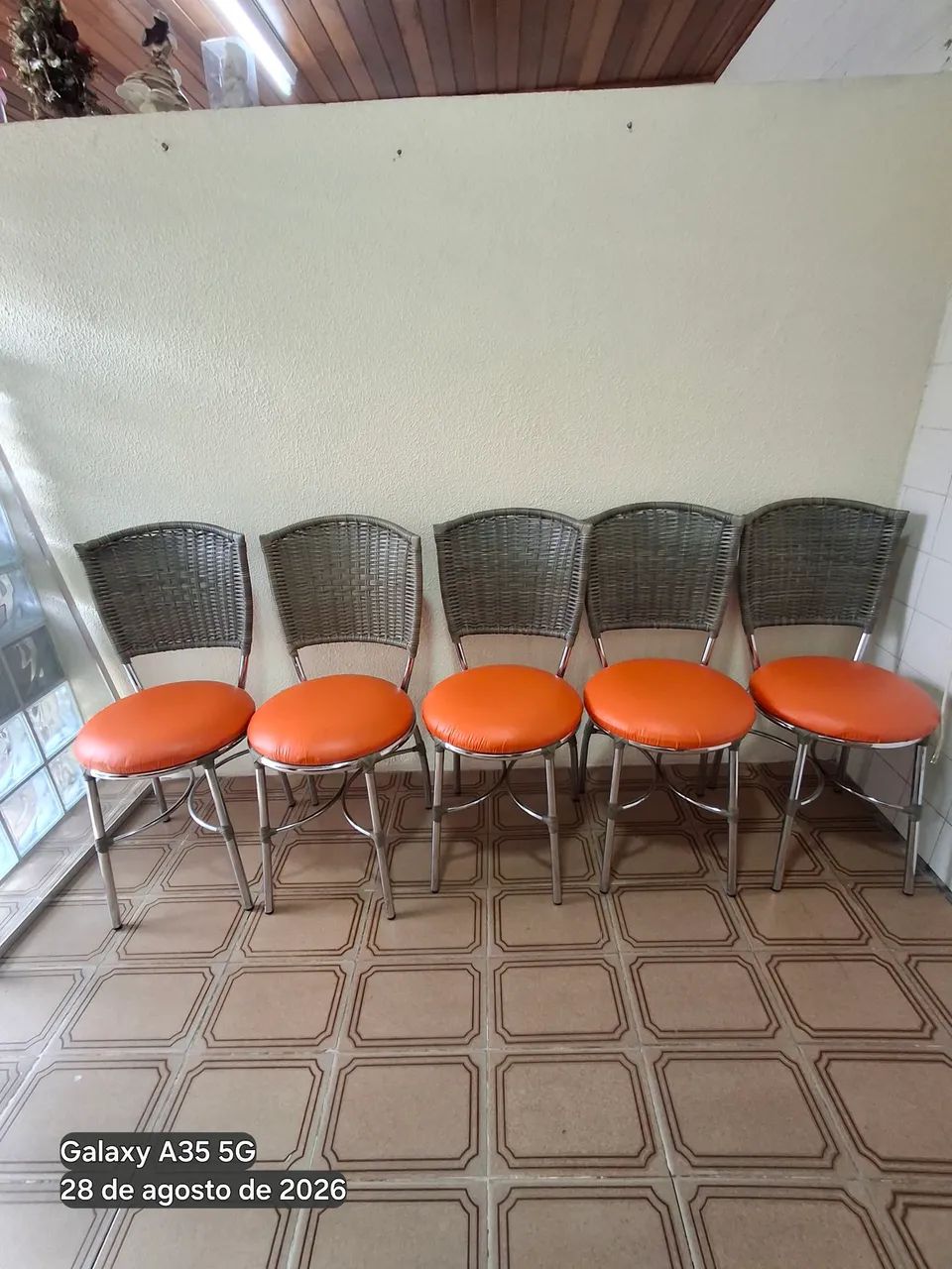 5 cadeiras de inox 