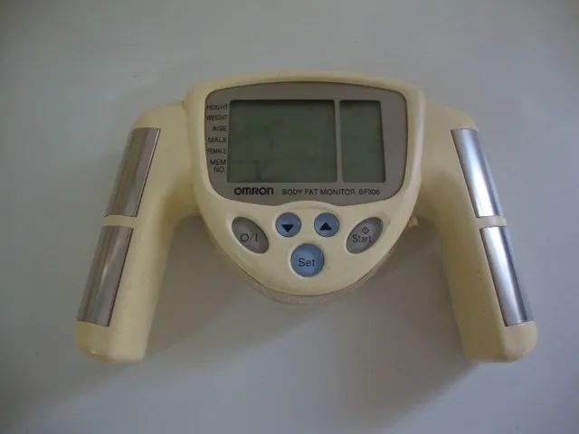 Monitor de Controle de Gordura Corporal OMRON BF-306.