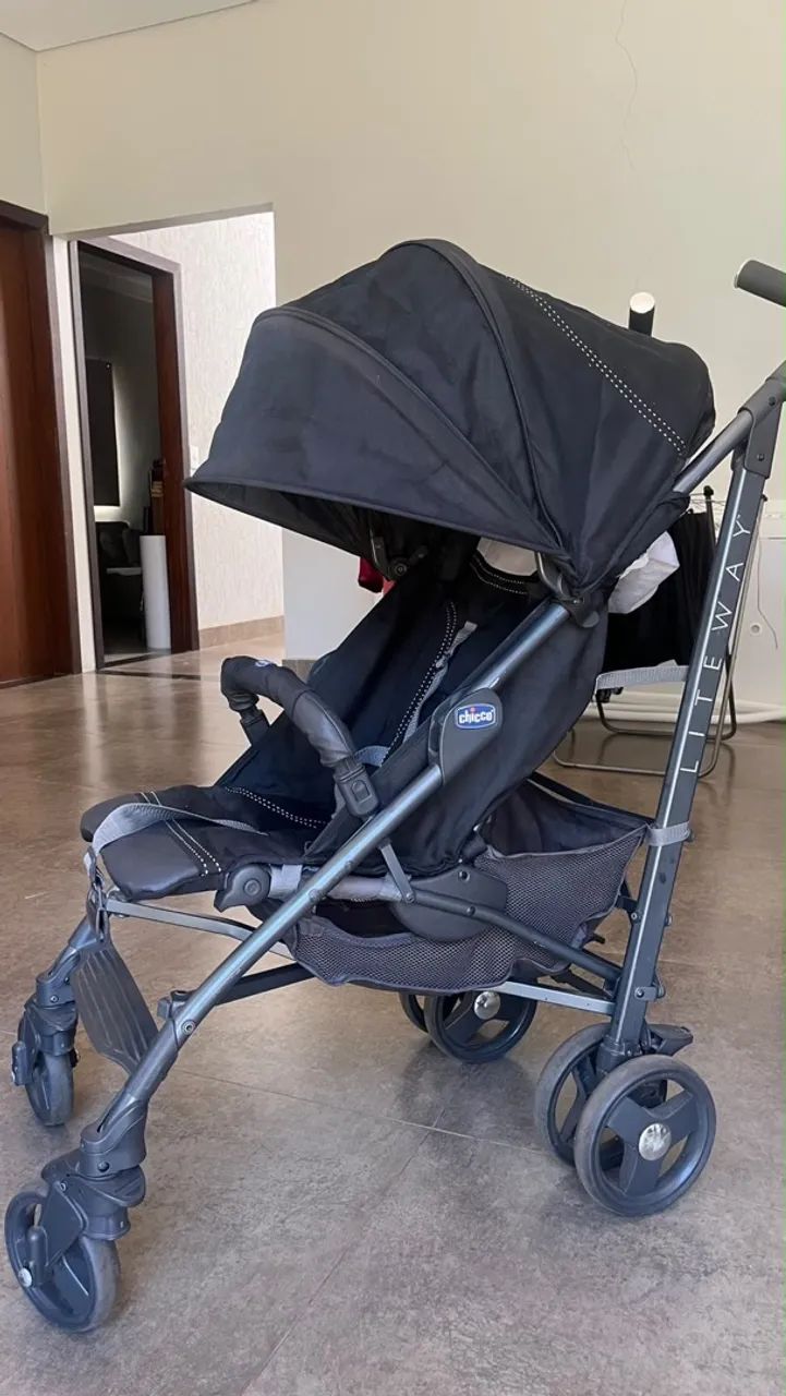 Carrinho Chicco Liteway Black - Impecável, Leve e Muito Prático! - Foto 2