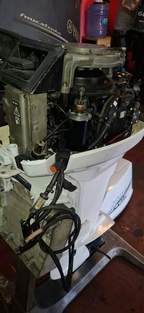 MOTOR DE POPA 50HP JOHNSON 2T PARTIDA ELÉTRICA COMANDO A DISTÂNCIA COMPLETO - Foto 5