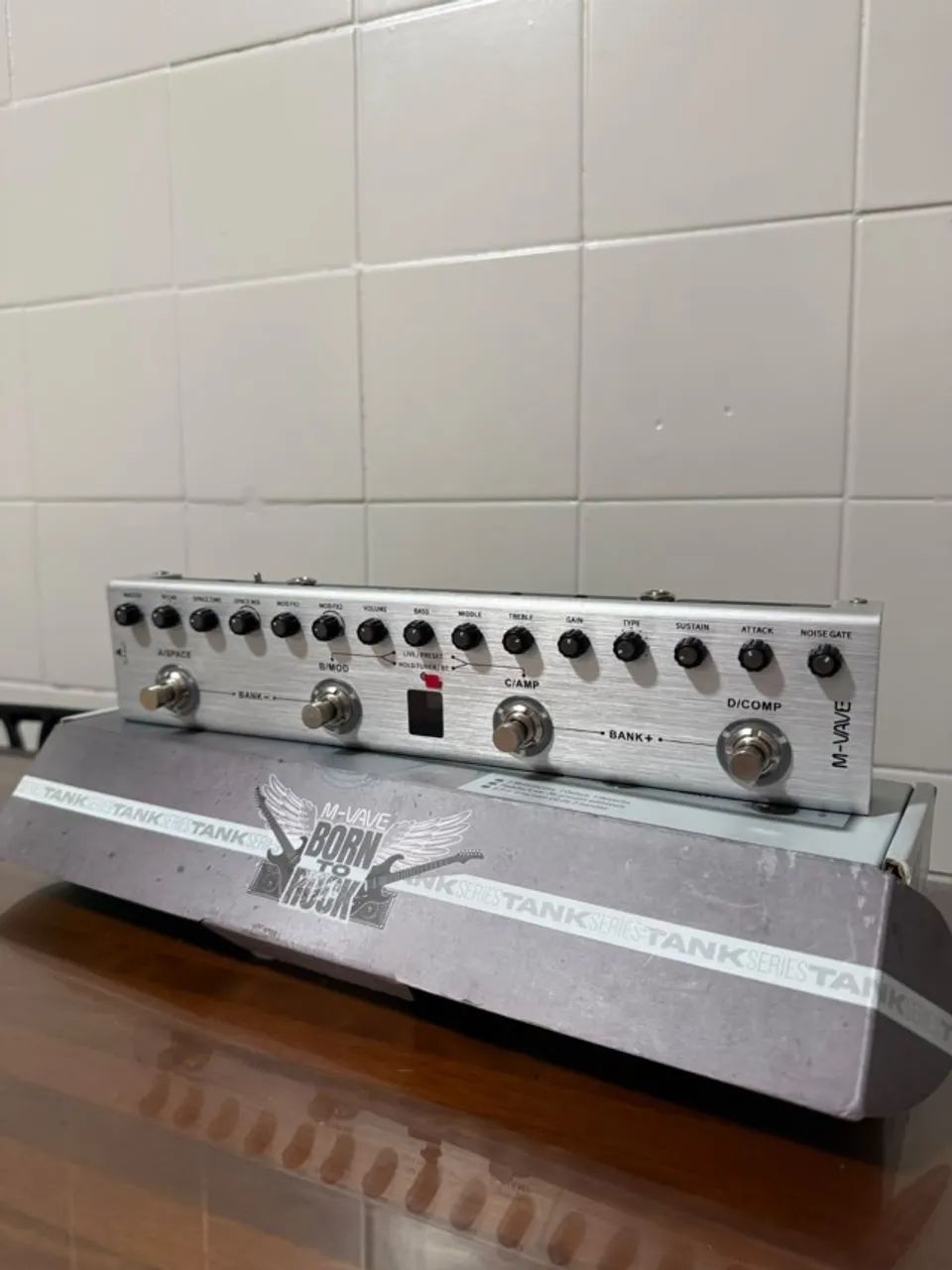Pedaleira Tank-B - NOVA sem uso