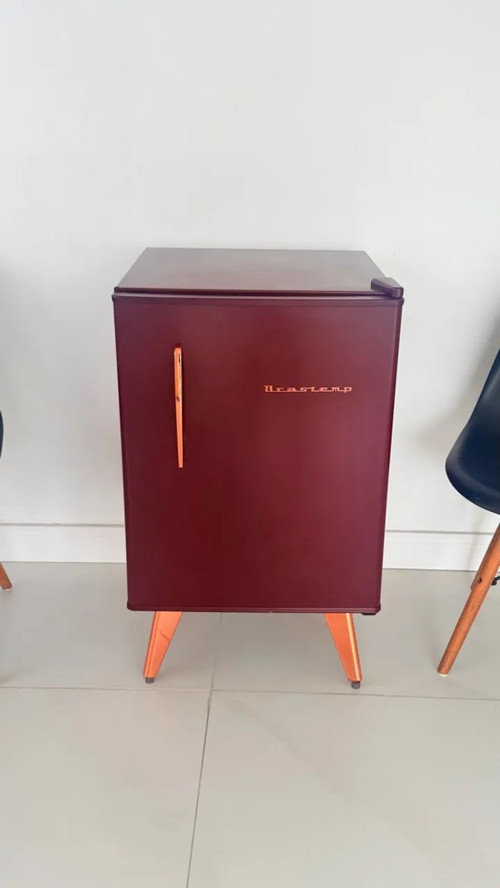 Freegobar cônsul retrô bordo com dourado