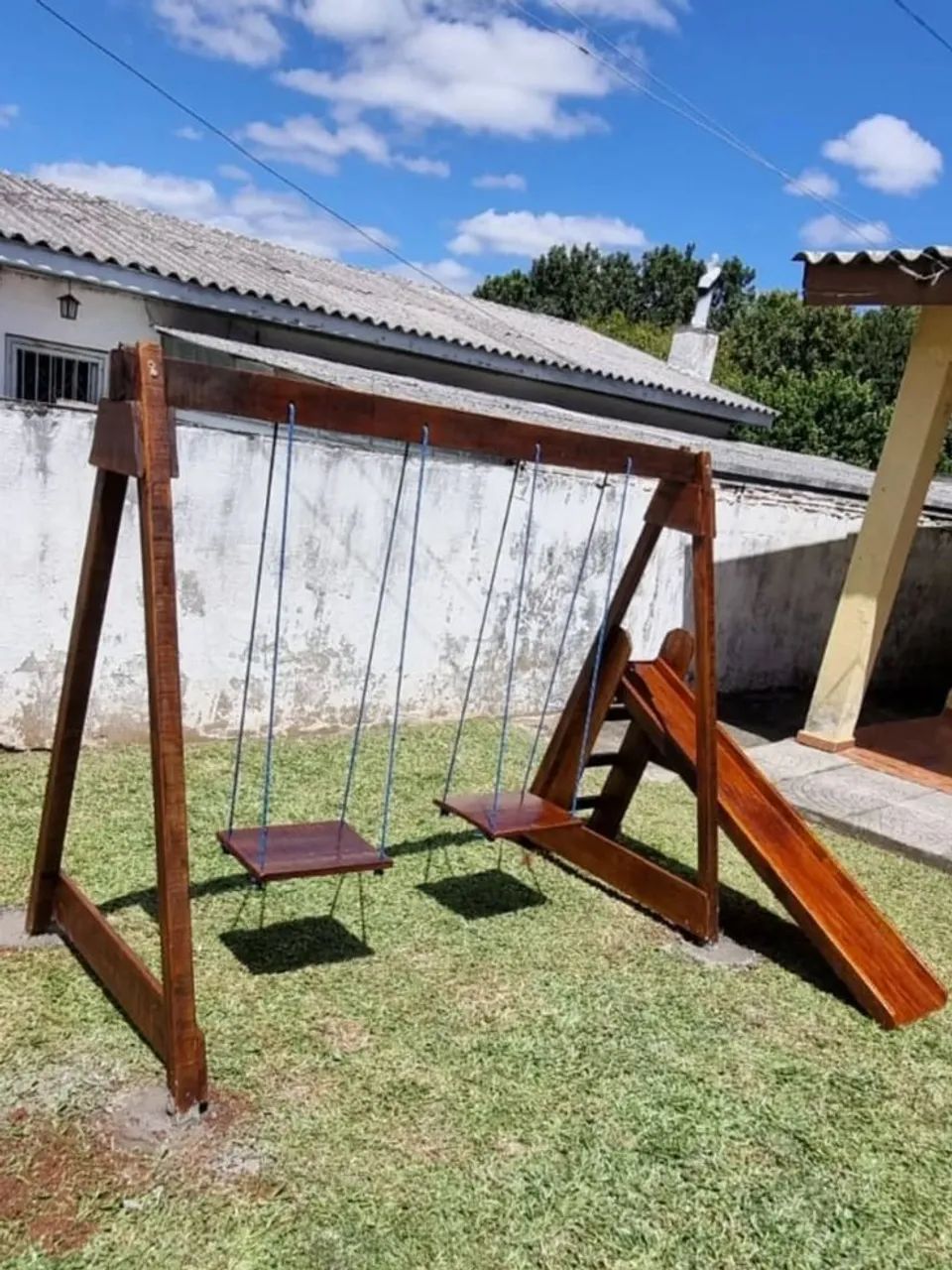 Balanço de madeira para área externa parquinho 