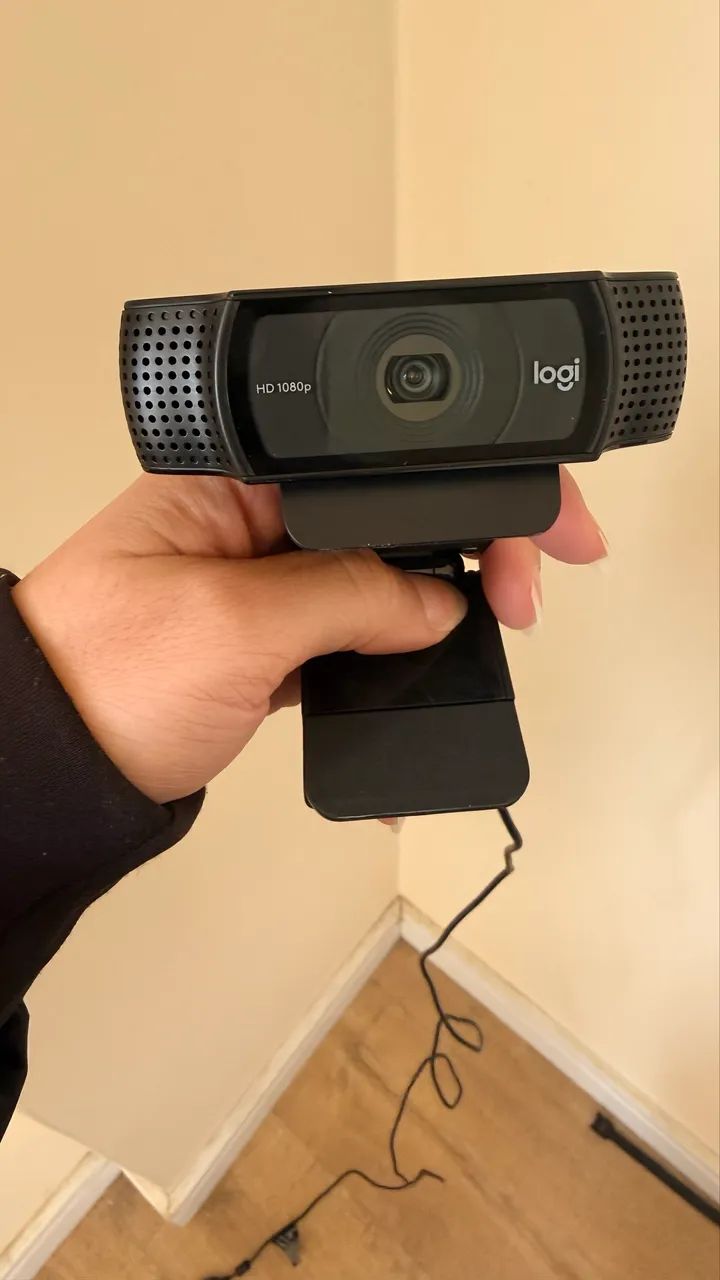 Webcam Full HD Logitech C920s com Microfone