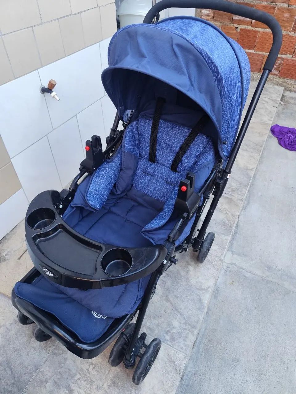 Carrinho de bebê com Bebê conforto  - Foto 2