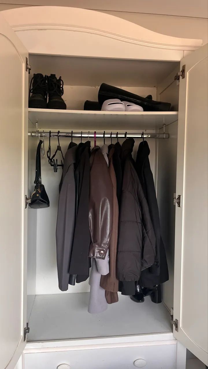 Guarda-roupa de Madeira Maciça  - Foto 2