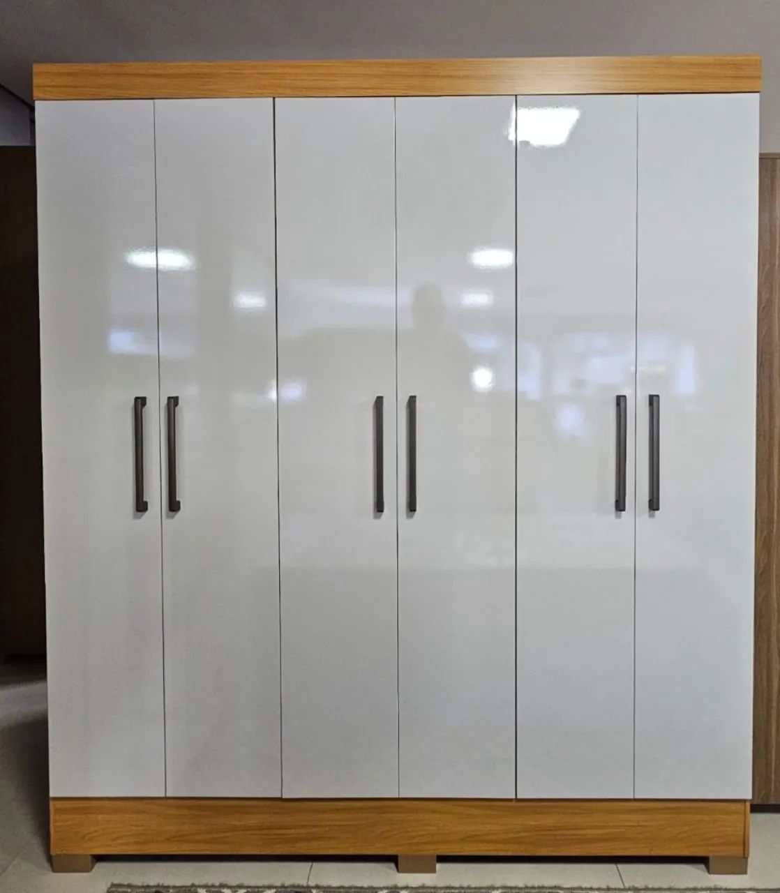 Guarda roupa 6 portas 
