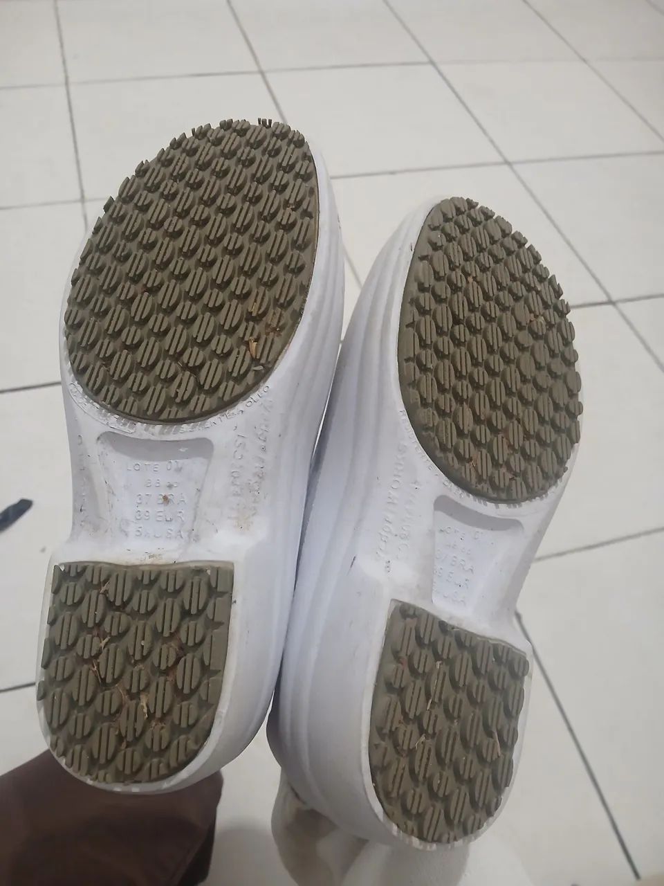 Sapato profissional branco 37  - Foto 5