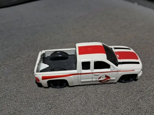 Hot Wheels Chevy Silverado Custom - Foto 3