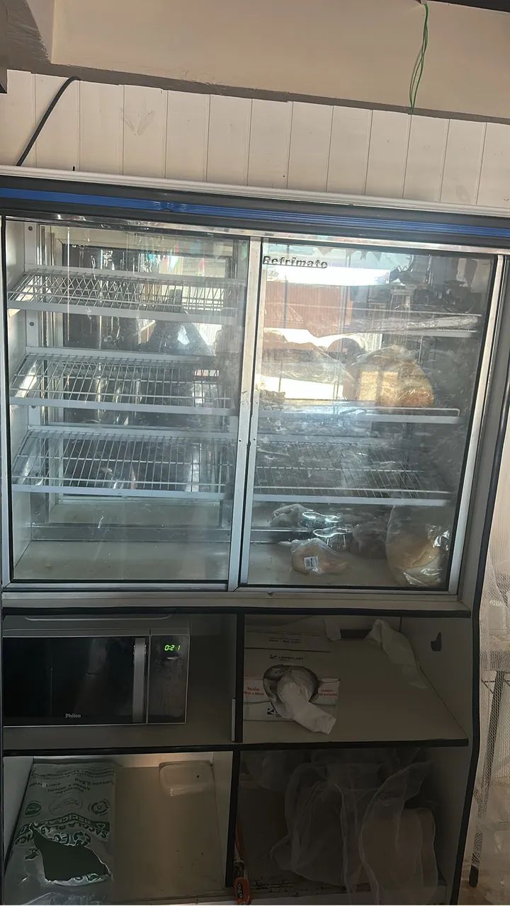 Expositor de pão seco