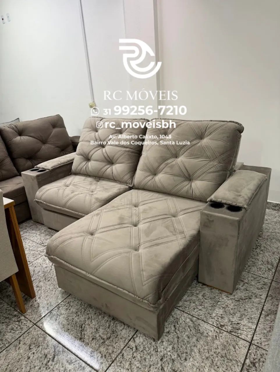 Sofá Retrátil e Reclinável Cuiabá com Porta-Copos - Conforto, Estilo e Praticidade
