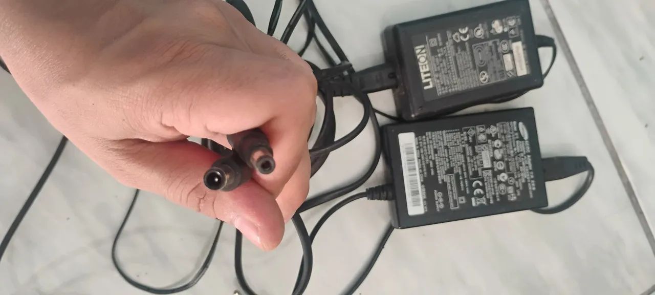 Fonte pra monitor e notebook 