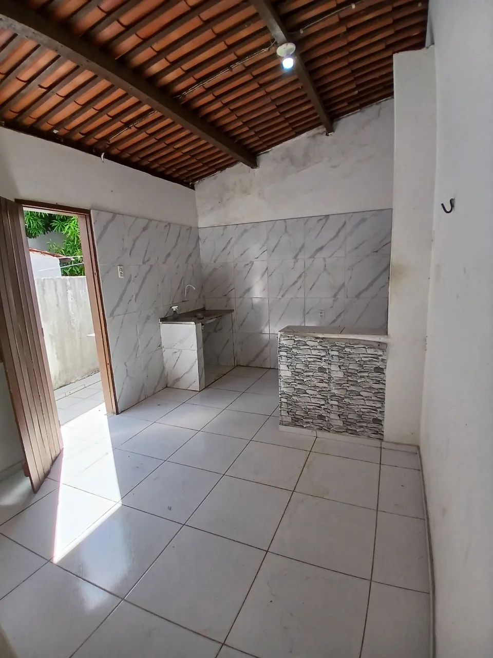 ALUGO APARTAMENTOS TERREO E ALTOS.