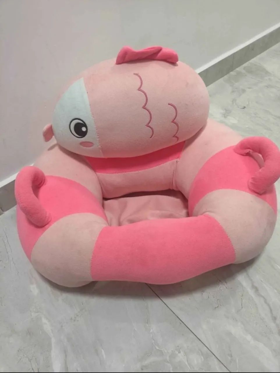 Assento infantil com encosto 