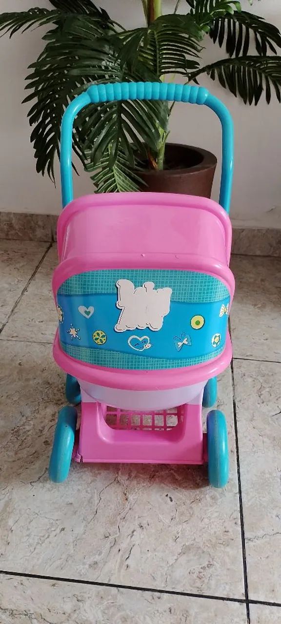 Carrinho de boneca