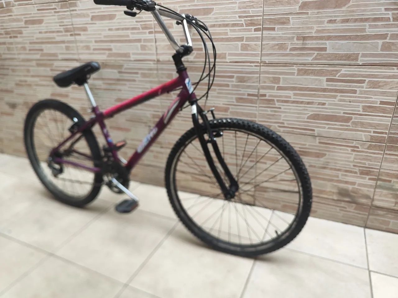 Bicicleta aro 26 com marcha V7 - Foto 5