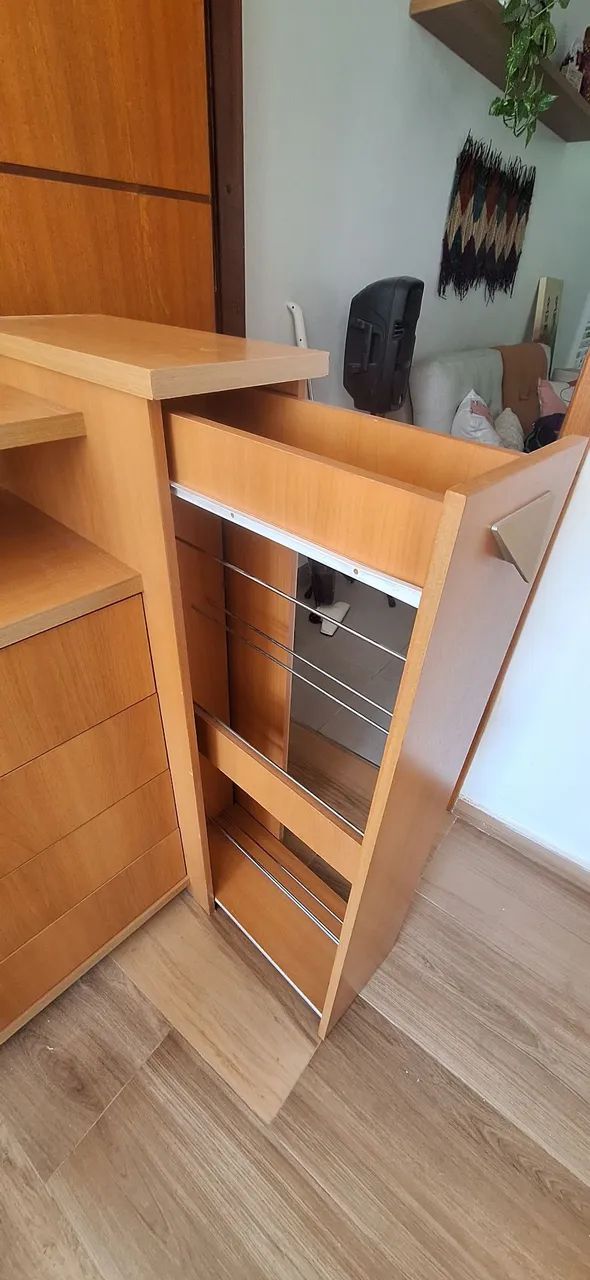 Excelente Cômoda com sapateiras laterais - Foto 5