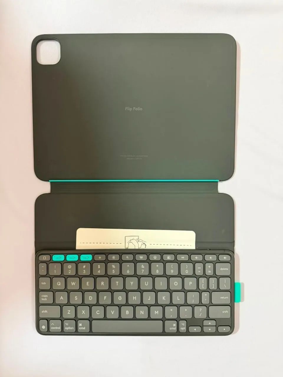 Capa com Teclado Logitech Flip Folio para iPad Pro 11", iPad Air 11"