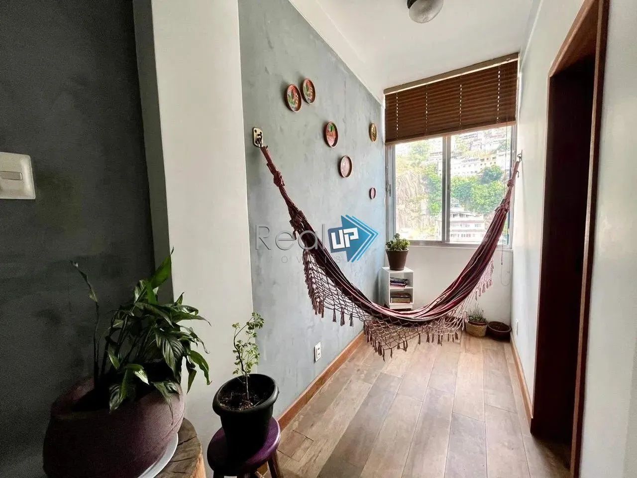 Apartamento de 2 quartos no Catete