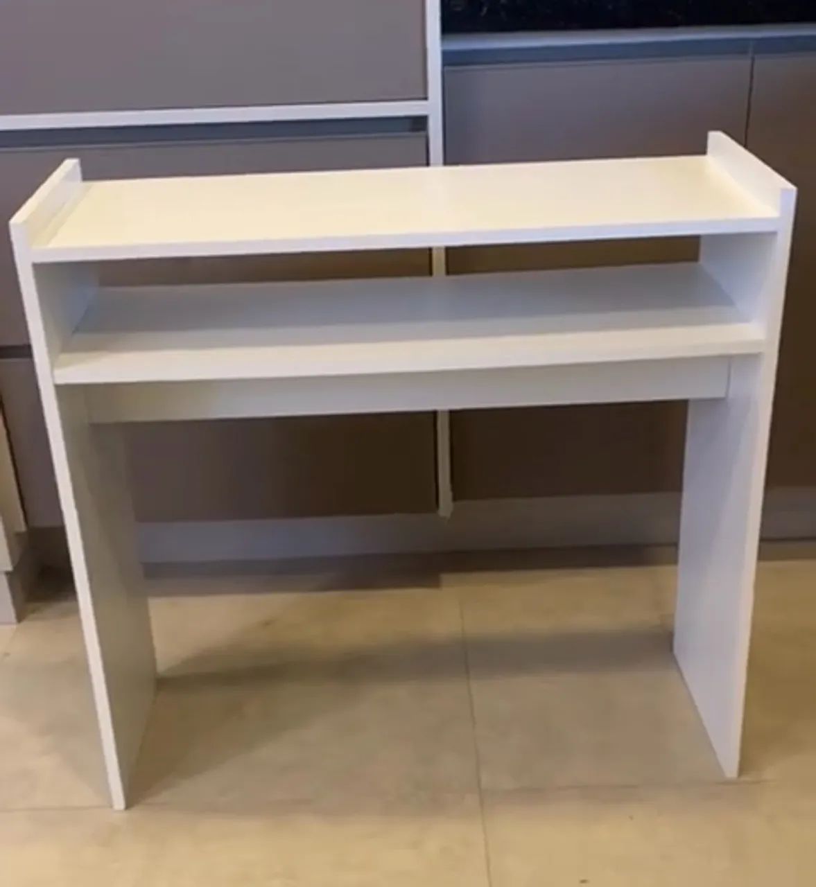 Escrivaninha/ mesa para manicure 